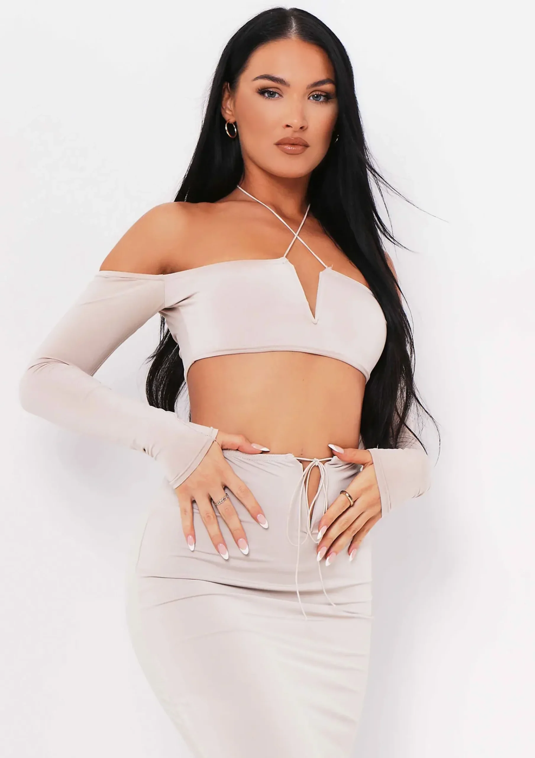 Aziza Sand Halterneck V Bar Cold Shoulder Crop Top^Missy Empire New