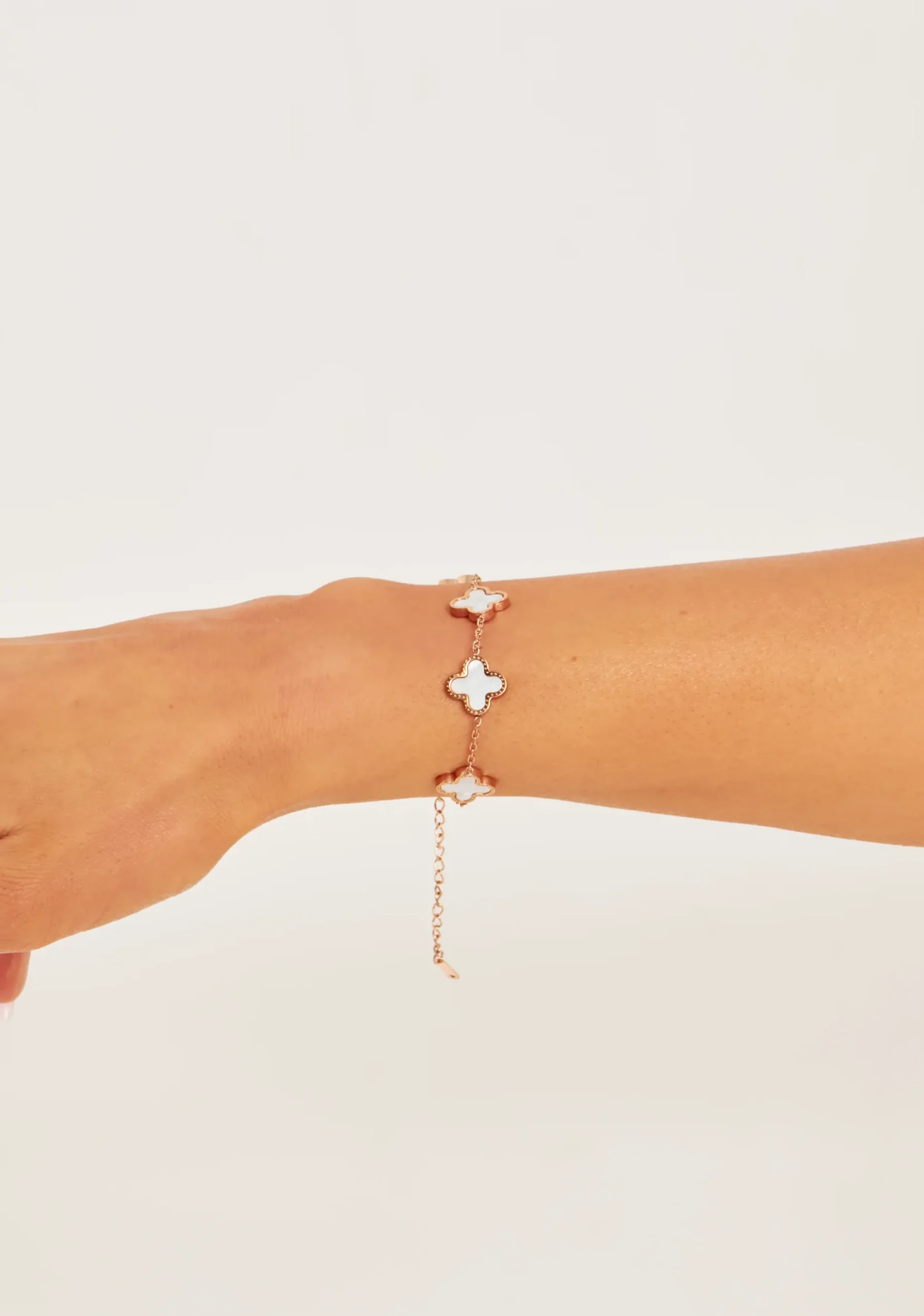 Cheap Cassia White Flower Detail Bracelet Women Bracelets