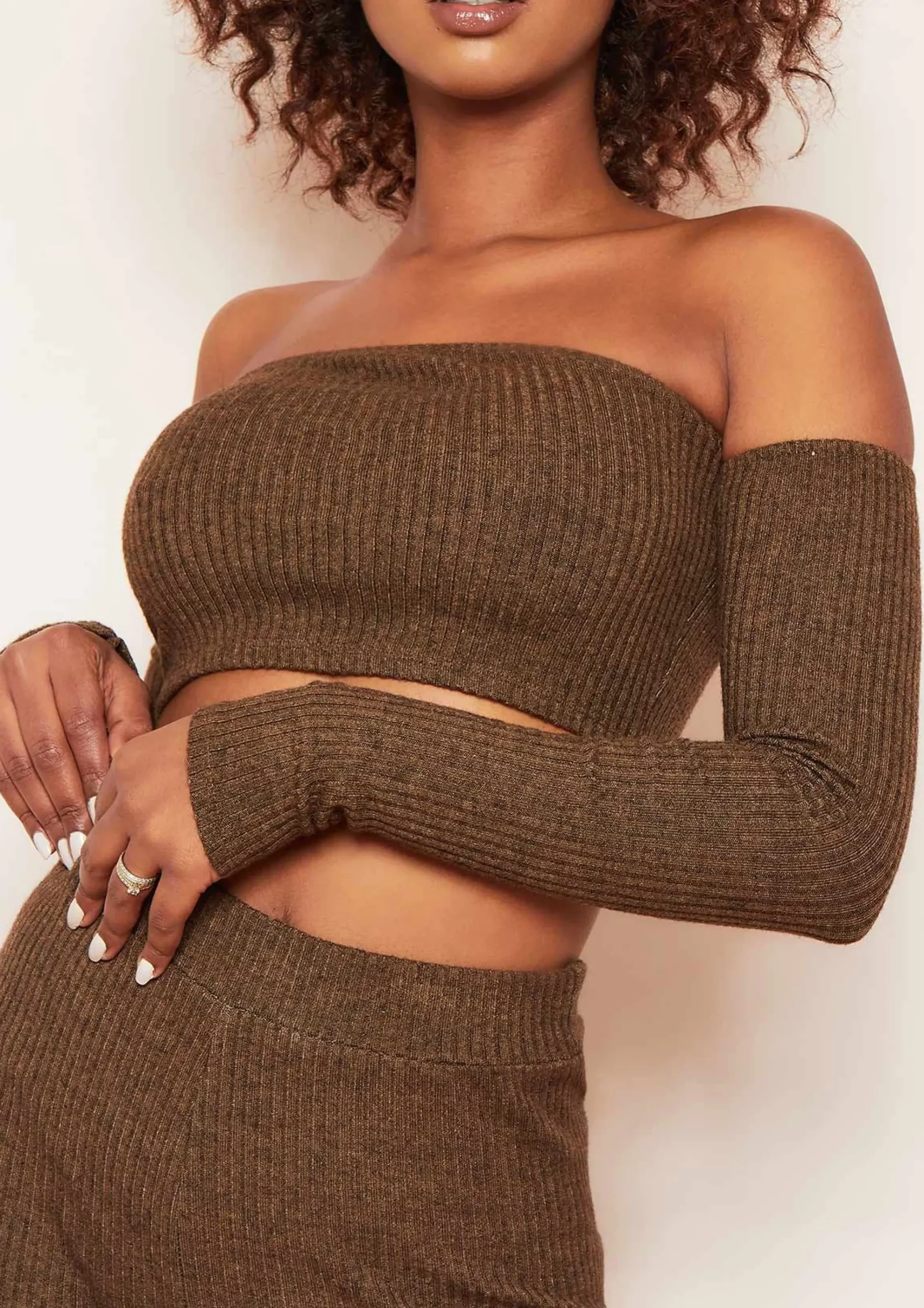Claire Chocolate Soft Rib Bardot Long Sleeve Crop Top^Missy Empire Outlet