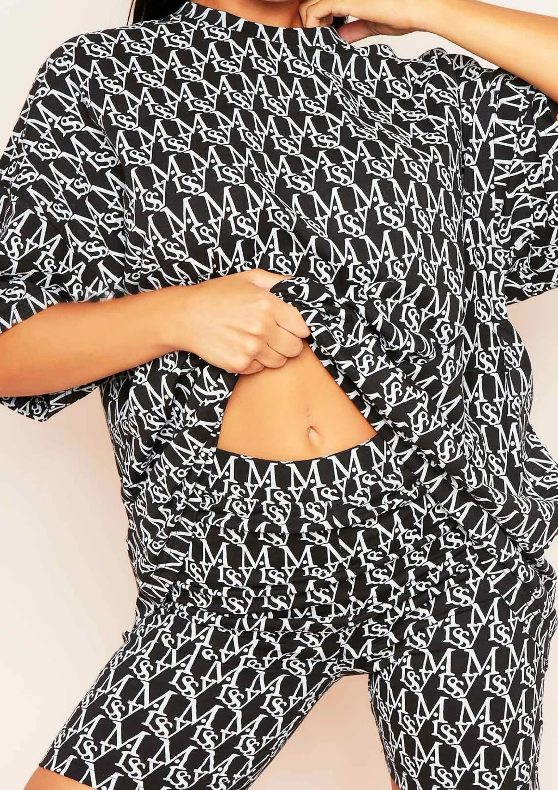 Heidi Black Missy Print Branded Oversized T-Shirt^Missy Empire Hot