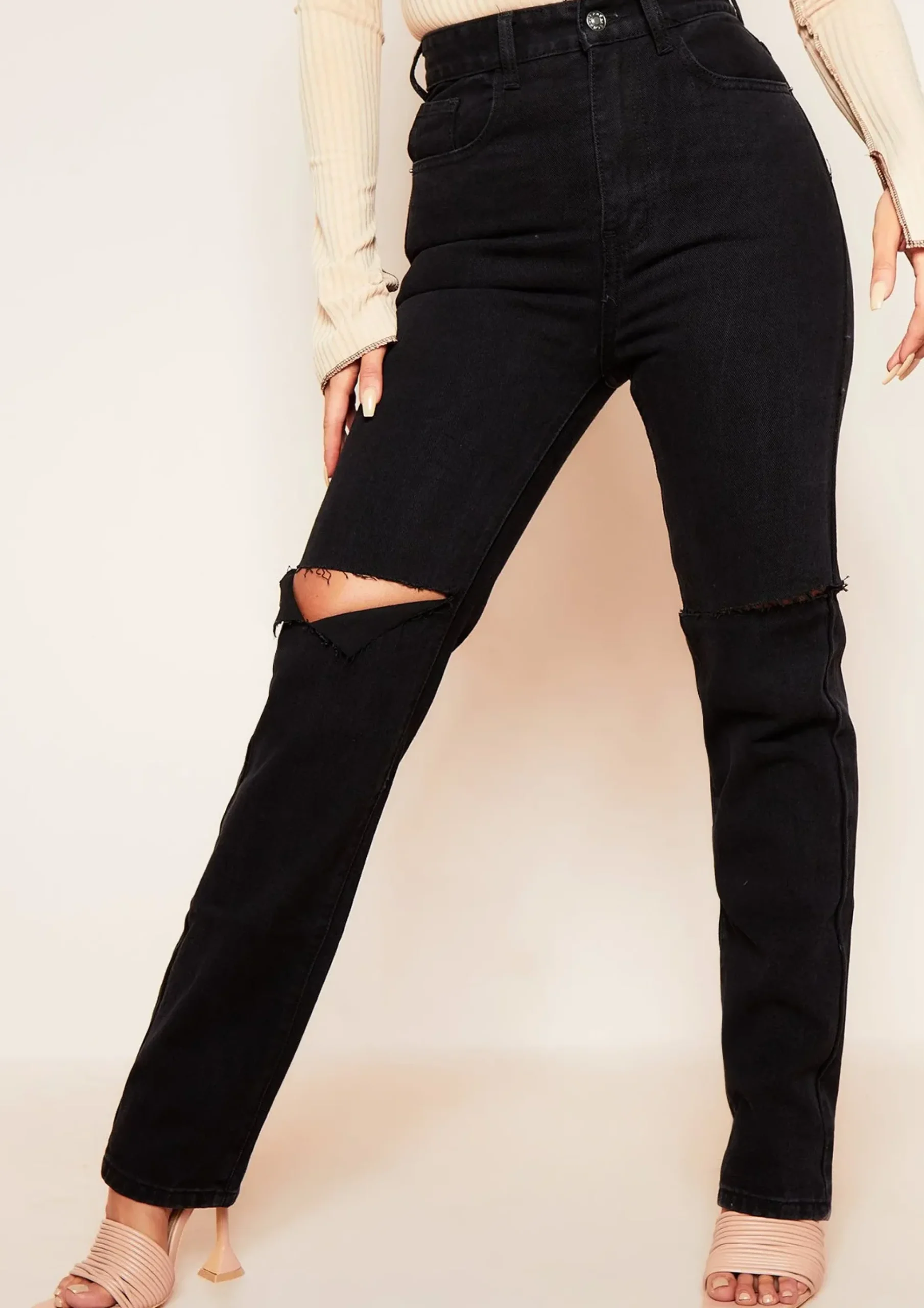 Kady Black Slashed Knee Straight Leg Jeans^Missy Empire Hot