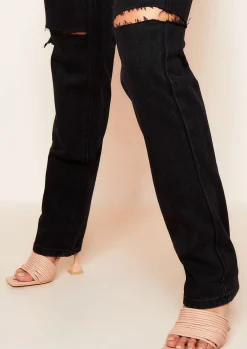 Kady Black Slashed Knee Straight Leg Jeans^Missy Empire Hot