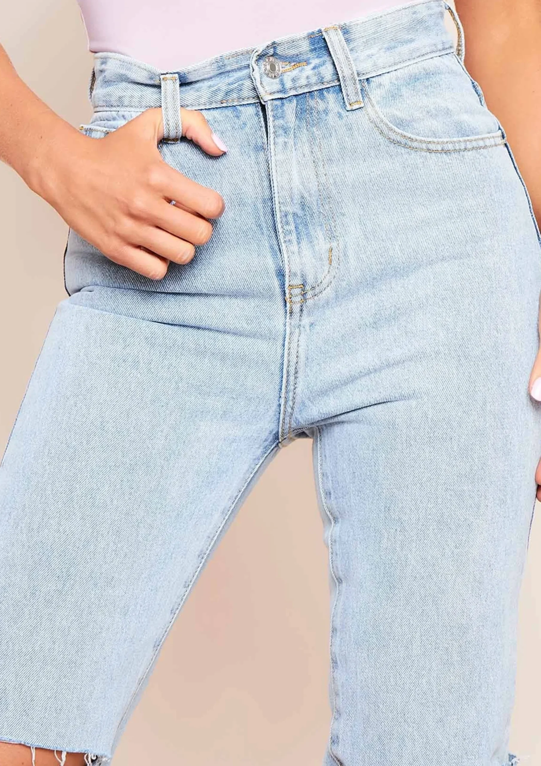 Kady Blue Slashed Knee Straight Leg Jeans^Missy Empire Fashion