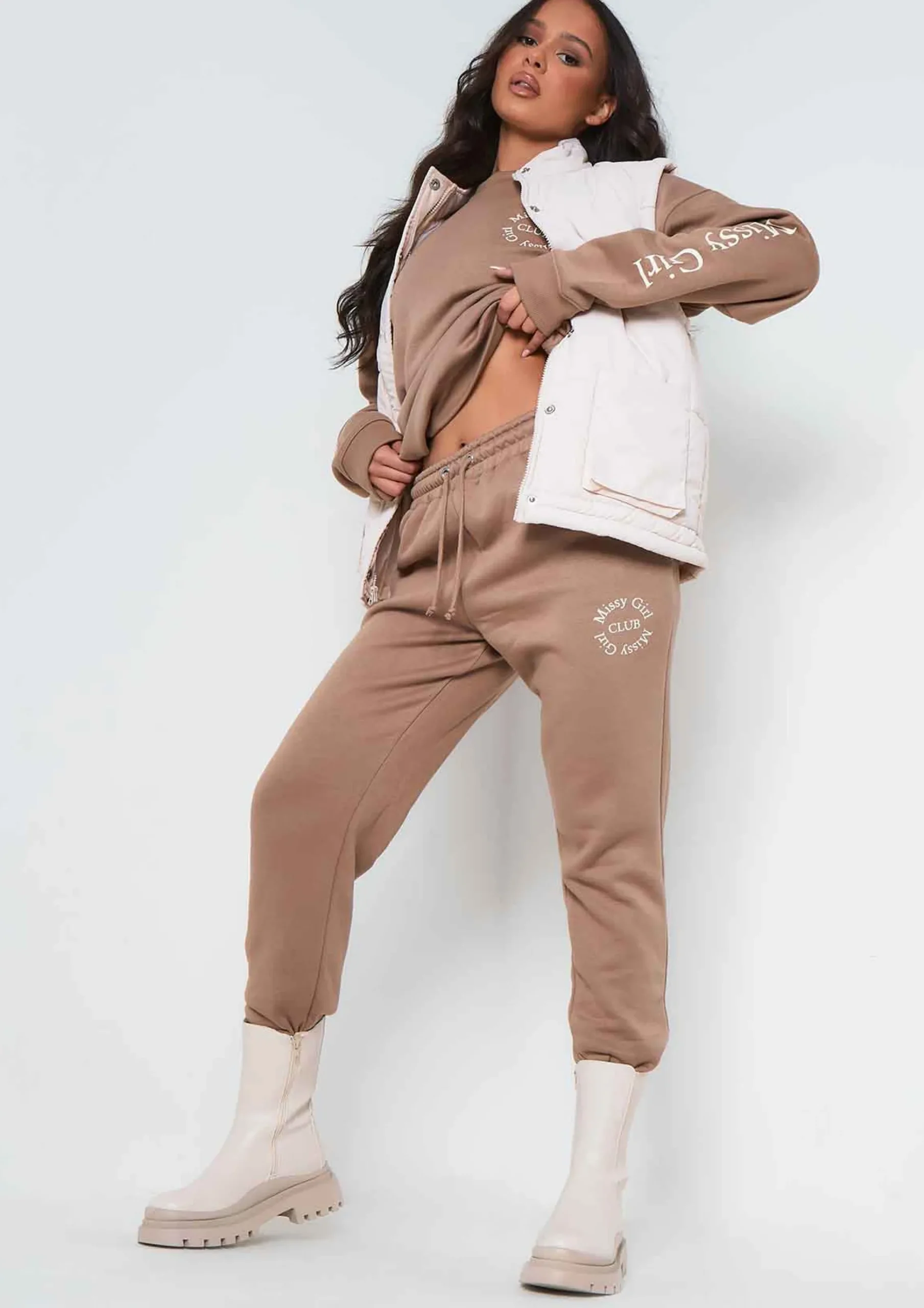 Mary Cream Pocket Detail Sleeveless Padded Gilet^Missy Empire Fashion