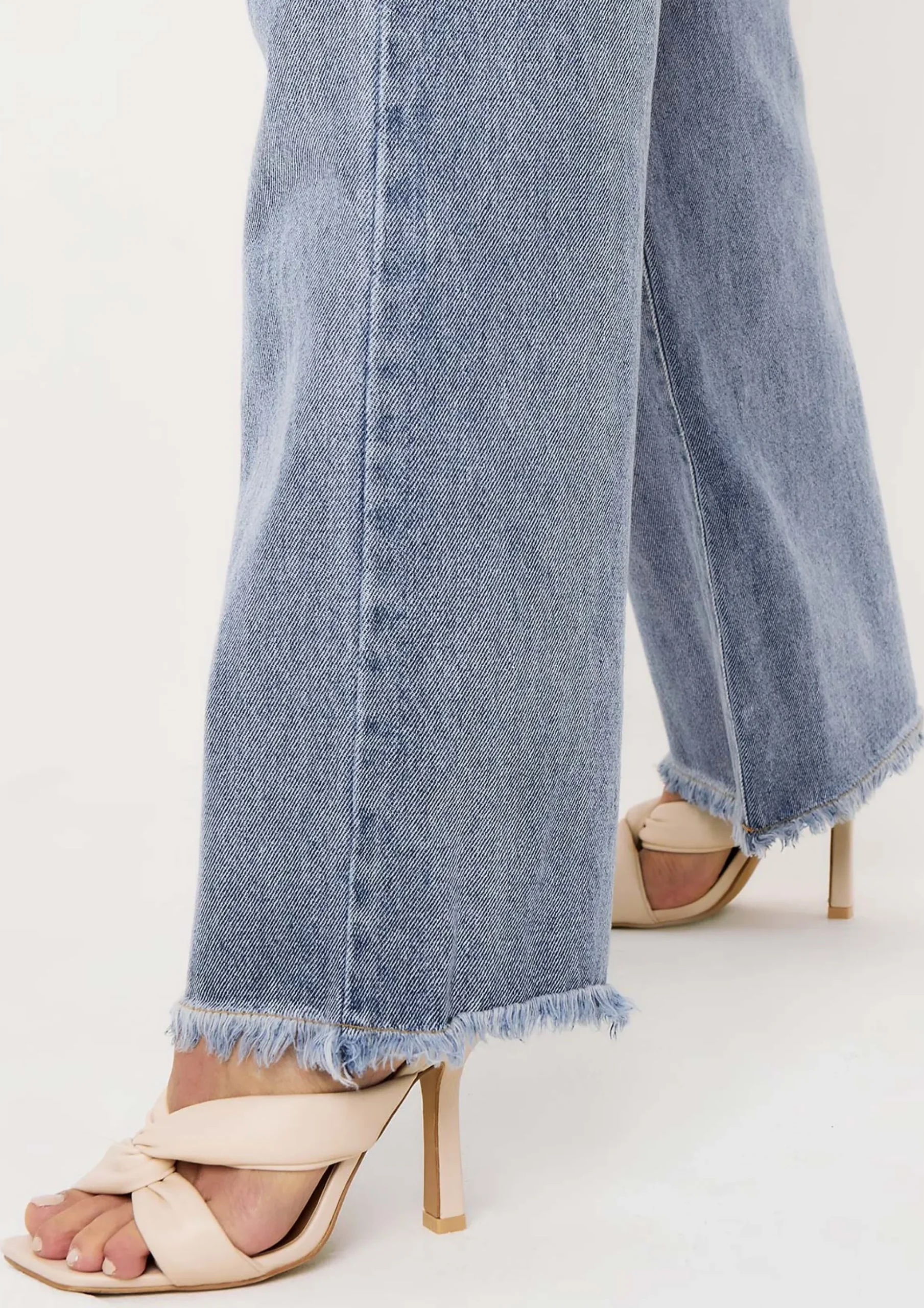 Phoebe Denim Light Wash Frayed Raw Hem Jeans^Missy Empire Store