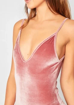 Regan Pink Velvet Plunge Bodysuit^Missy Empire Fashion